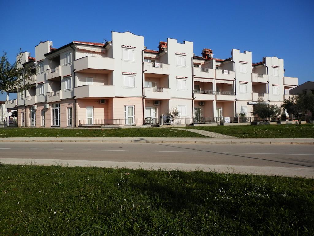 Apartments Nautica Novigrad Istria Extérieur photo